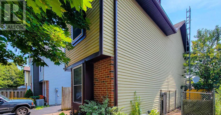 42 Enfield Crescent, Brantford, ON, N3P 1B2 - 2