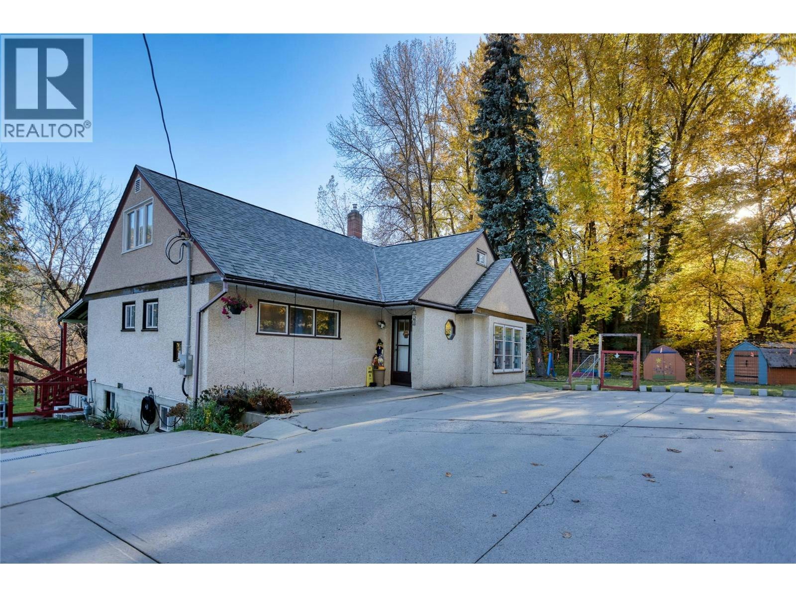 2066 Caughlin Road, Fruitvale, BC, V0G 1L1