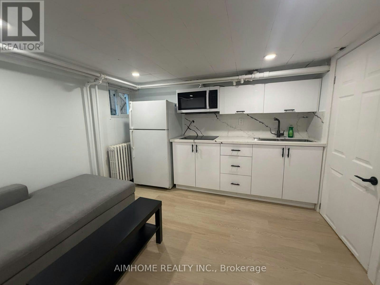 LOWER-1-26 Patricia Avenue, Toronto, ON, M2M 1H8 - 4