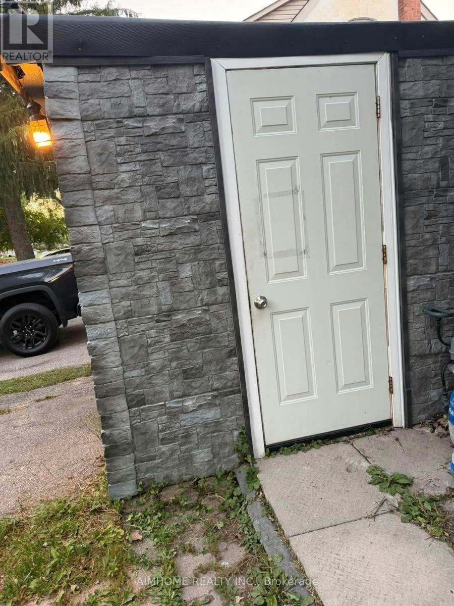 LOWER-1-26 Patricia Avenue, Toronto, ON, M2M 1H8 - 2