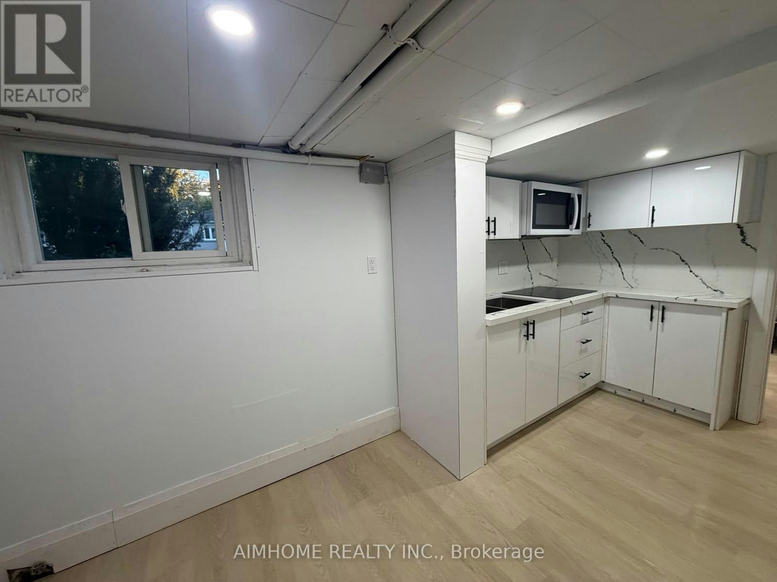 LOWER-2-26 Patricia Avenue, Toronto, ON, M2M 1H8 - 5