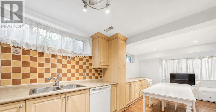 BSMT-32 Alanadale Avenue, Markham, ON, L3P 1S3 - 9