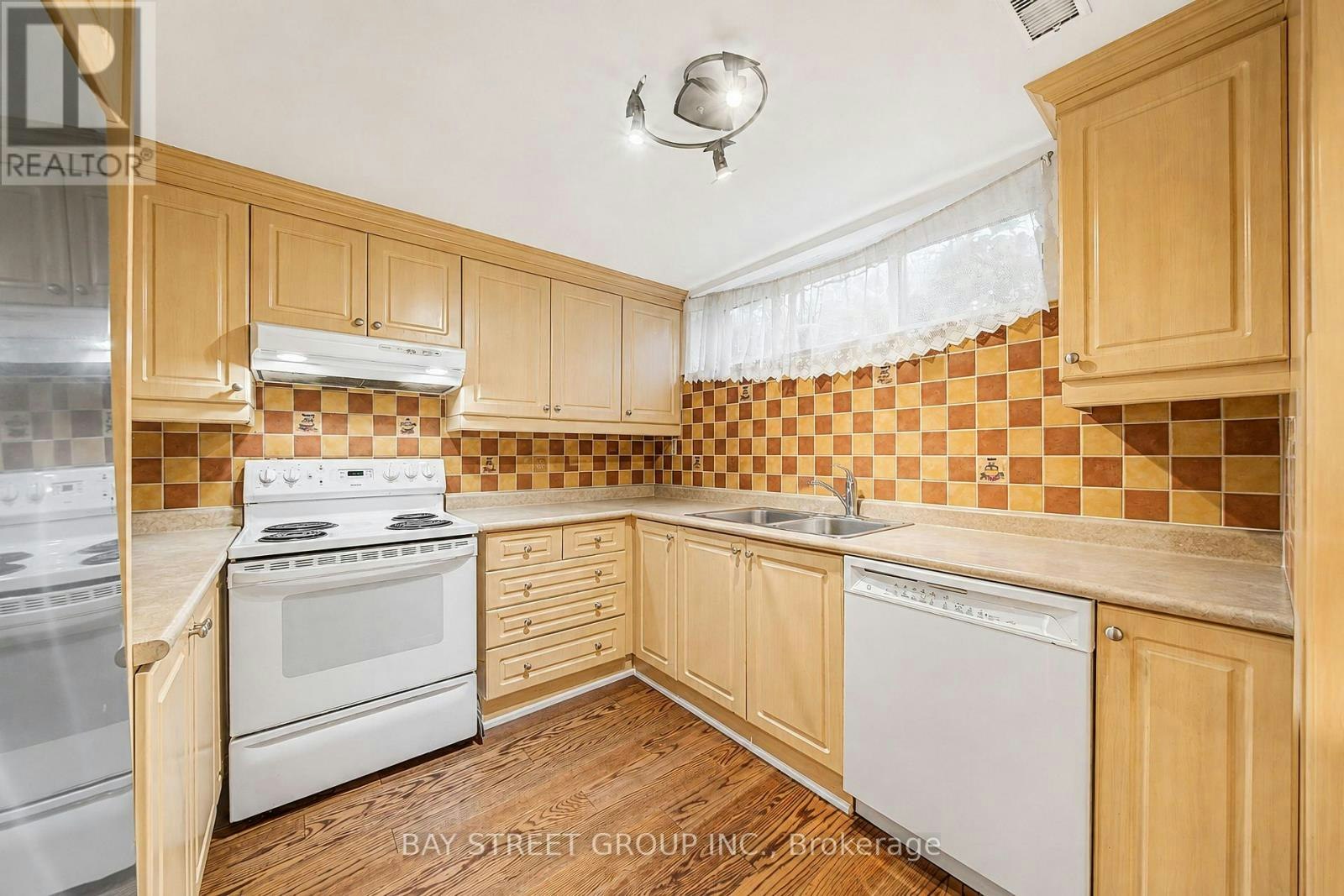 BSMT-32 Alanadale Avenue, Markham, ON, L3P 1S3 - 10