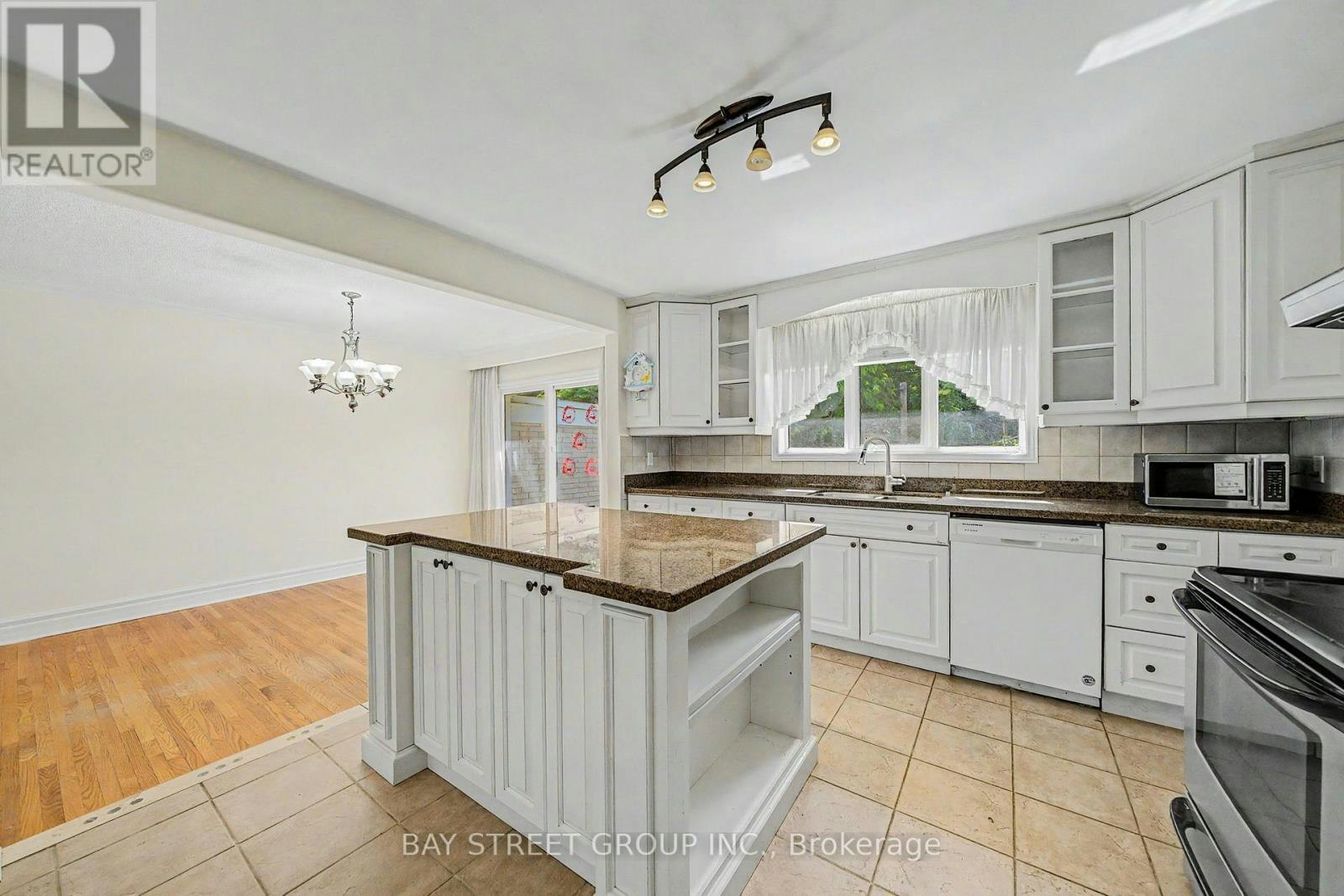 32 Alanadale Avenue, Markham, ON, L3P 1S3 - 15