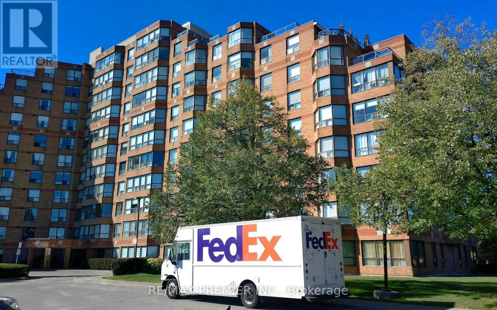 212-6 Humberline Drive, Toronto, ON, M9W 6X8