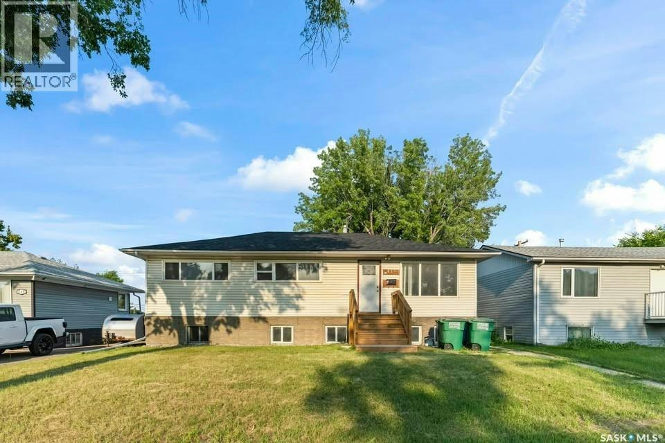 410 P Avenue N, Saskatoon, SK, S7L 2V9