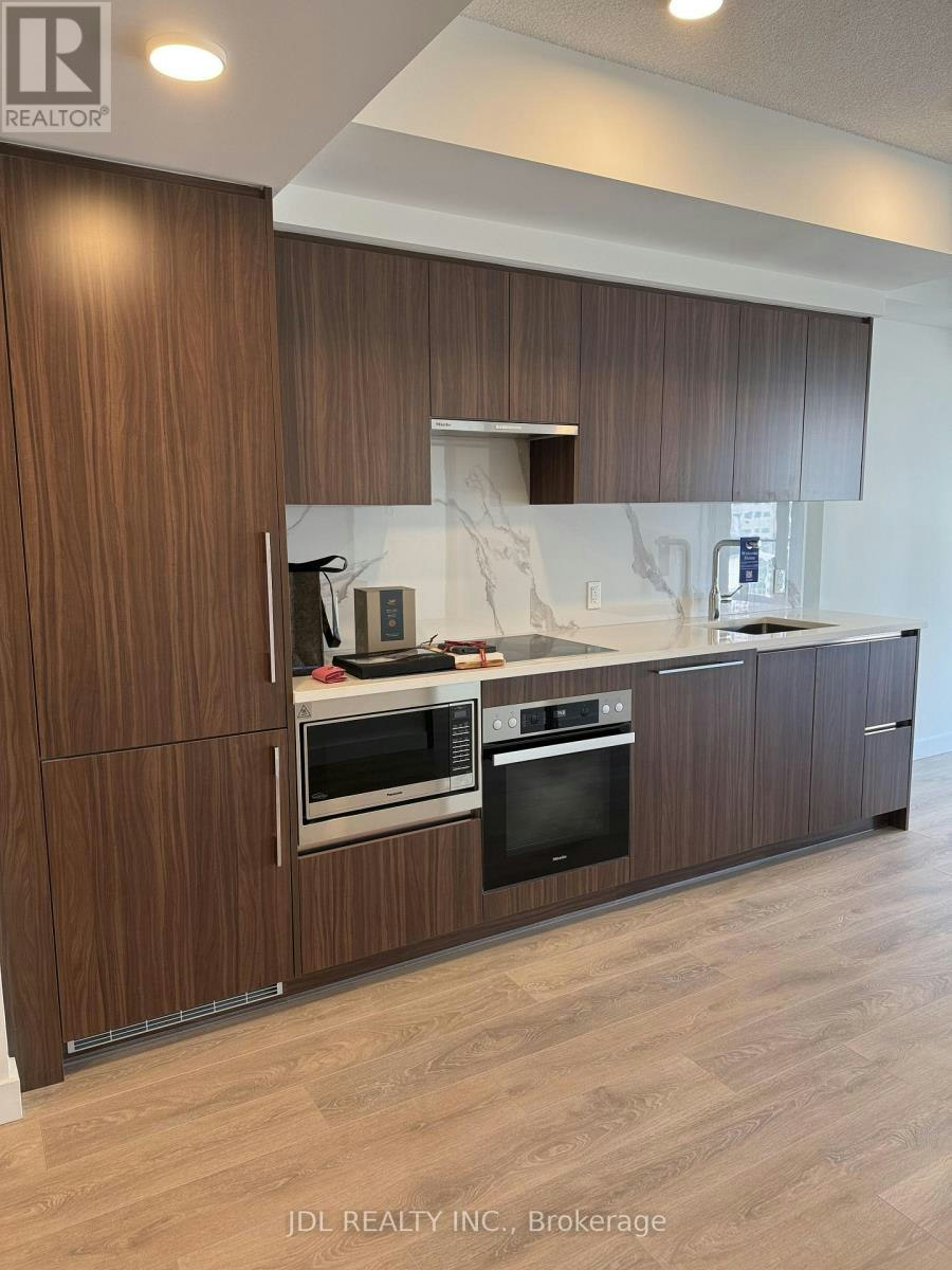 702-1 Concord Cityplace Way, Toronto, ON, M5V 0X3 - 5