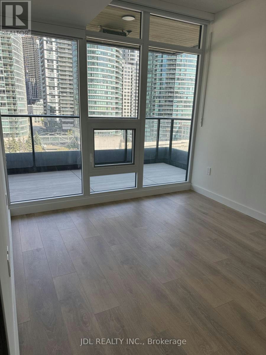 702-1 Concord Cityplace Way, Toronto, ON, M5V 0X3 - 6