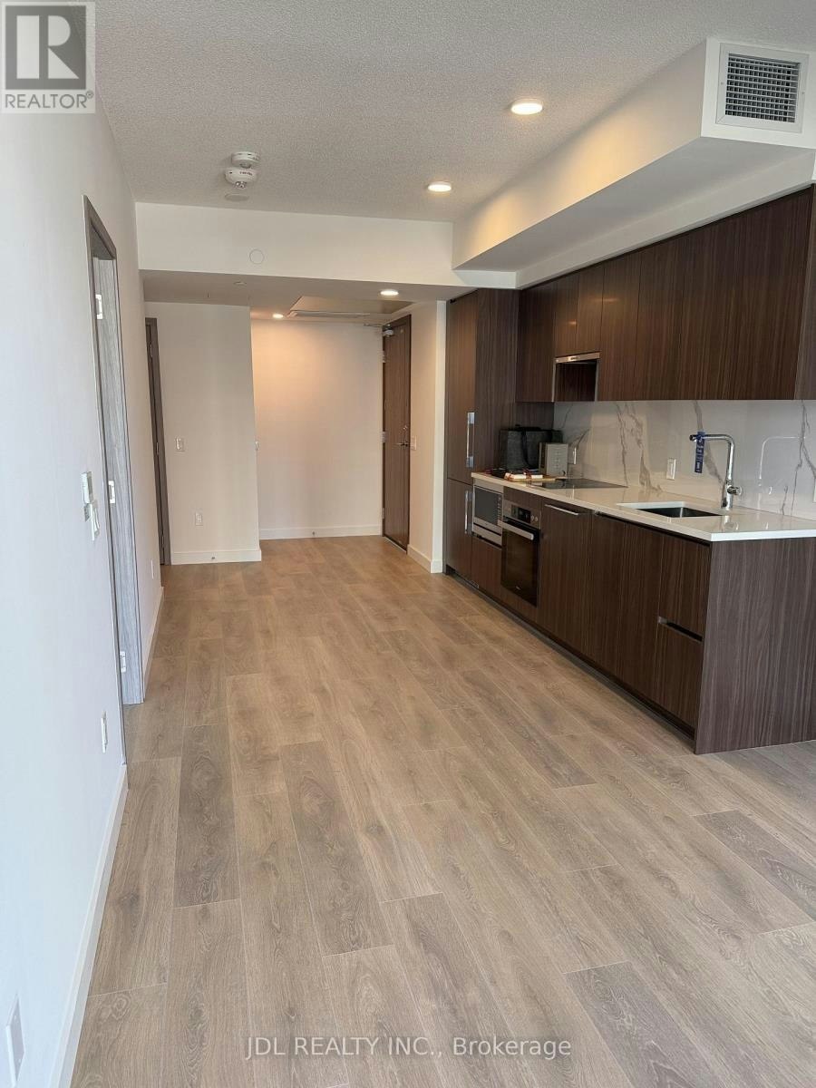 702-1 Concord Cityplace Way, Toronto, ON, M5V 0X3 - 4