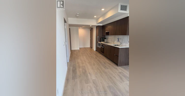 702-1 Concord Cityplace Way, Toronto, ON, M5V 0X3 - 4