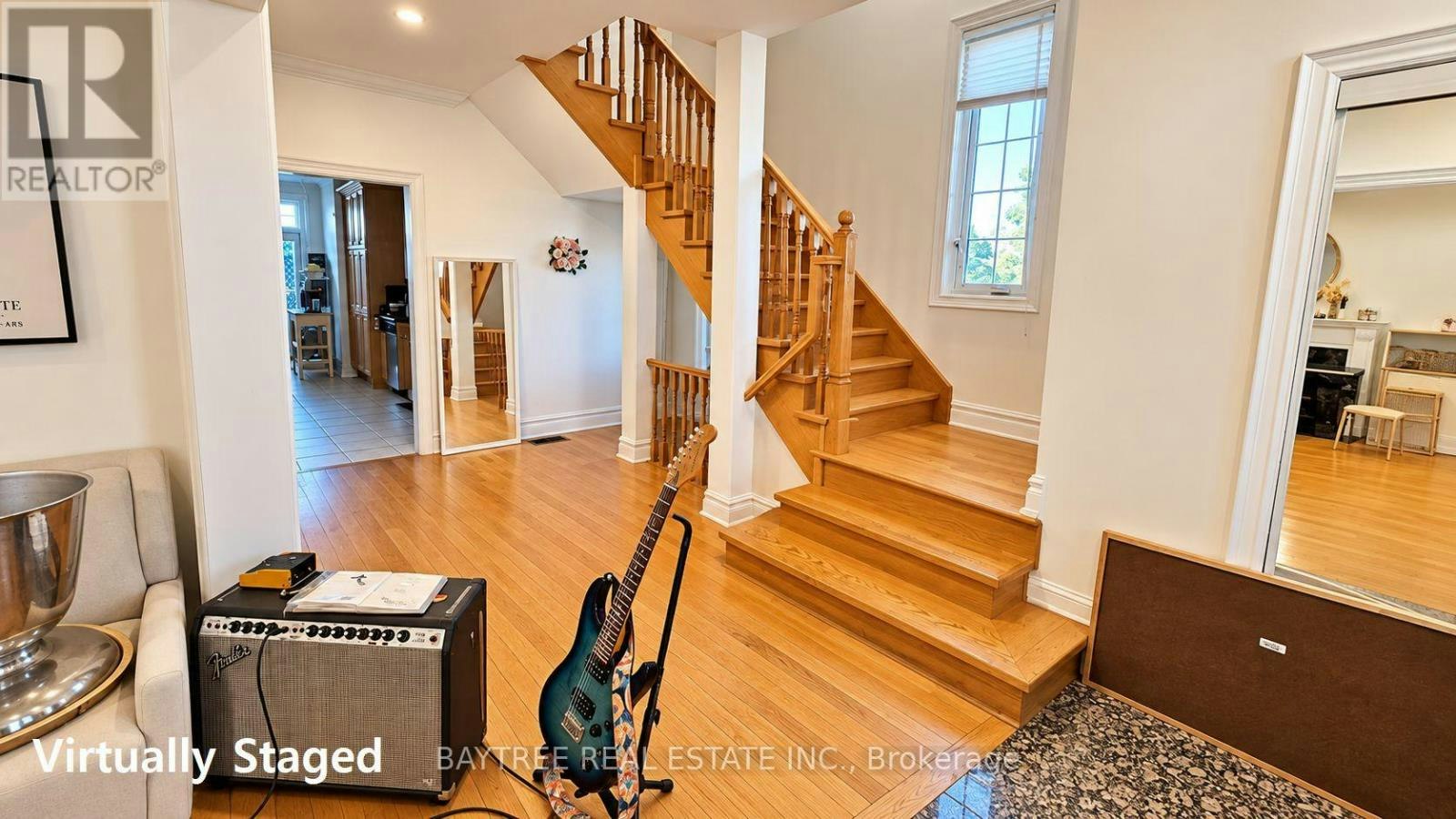 UPPER-257 Cocksfield Avenue, Toronto, ON, M3H 3T6 - 5
