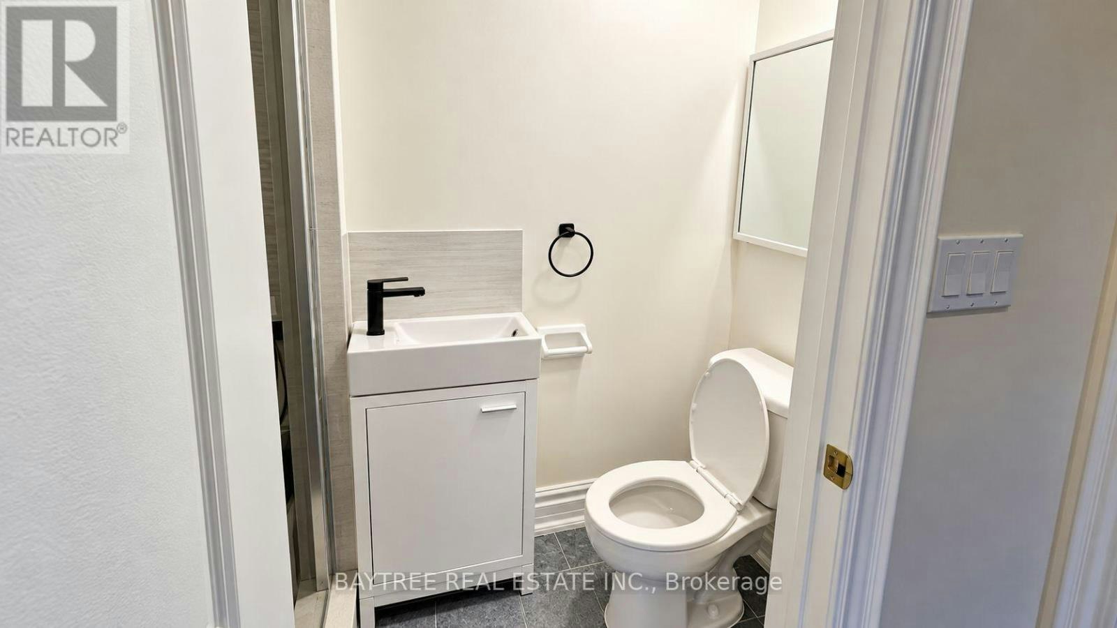UPPER-257 Cocksfield Avenue, Toronto, ON, M3H 3T6 - 14