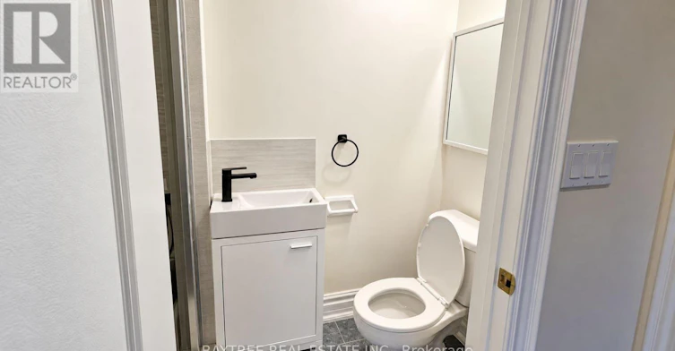 UPPER-257 Cocksfield Avenue, Toronto, ON, M3H 3T6 - 14