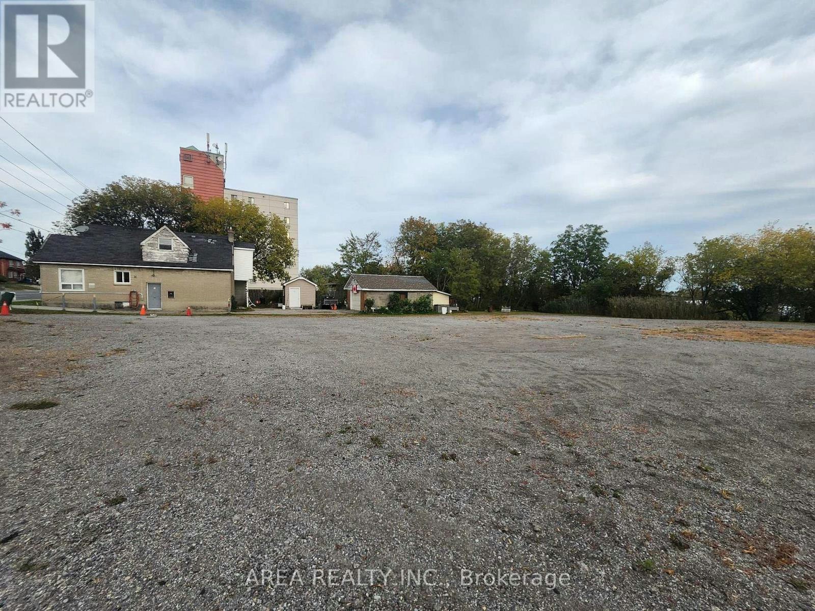 245-255 Bloor Street W, Oshawa, ON, L1J 1P5 - 14