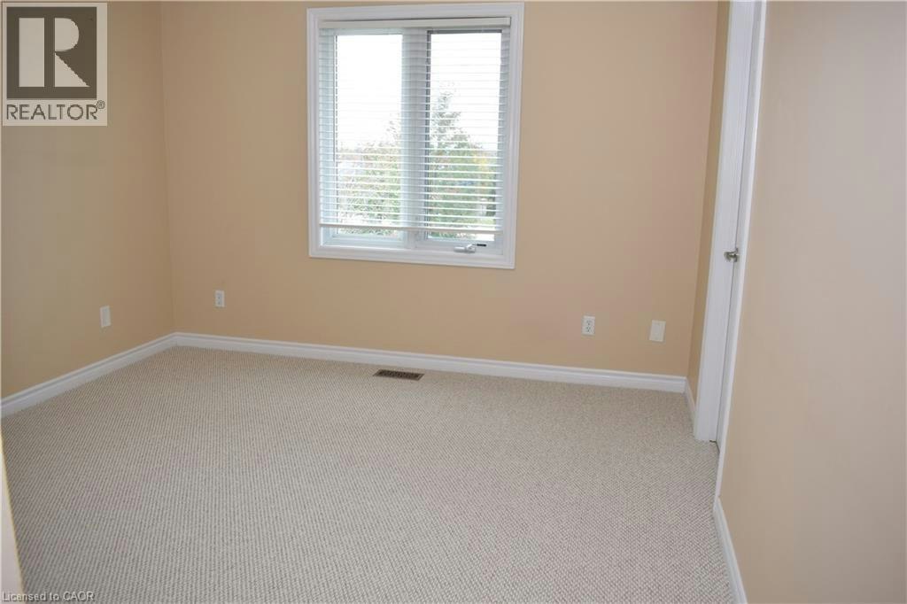 Upper-242 Buttercup Court, Waterloo, ON, N2V 2W8 - 21
