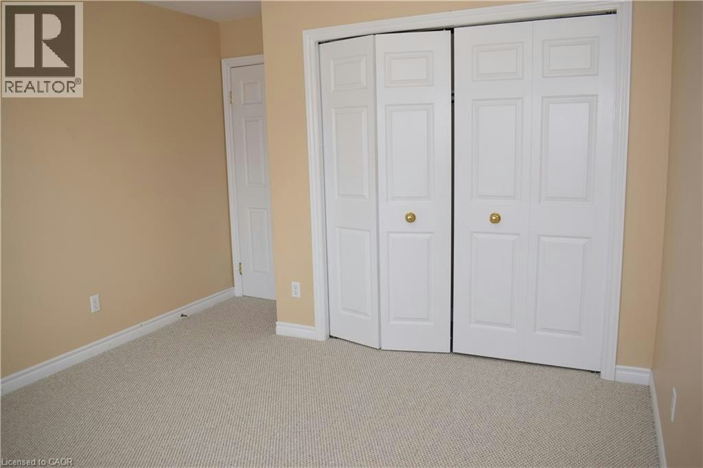 Upper-242 Buttercup Court, Waterloo, ON, N2V 2W8 - 23