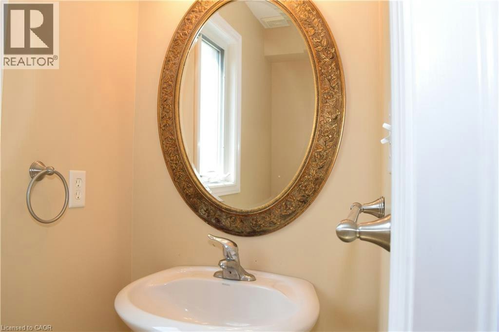 Upper-242 Buttercup Court, Waterloo, ON, N2V 2W8 - 13