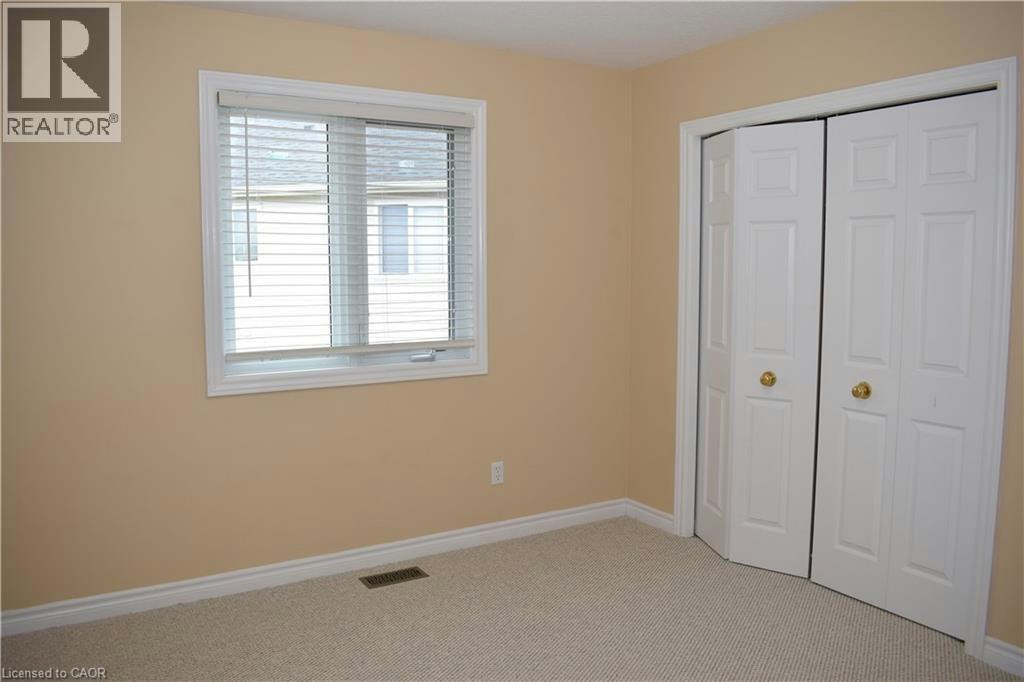 Upper-242 Buttercup Court, Waterloo, ON, N2V 2W8 - 18