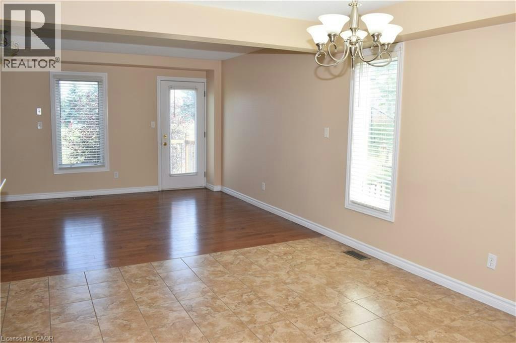 Upper-242 Buttercup Court, Waterloo, ON, N2V 2W8 - 10