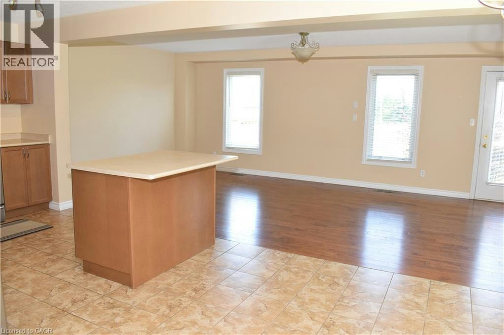 Upper-242 Buttercup Court, Waterloo, ON, N2V 2W8 - 11