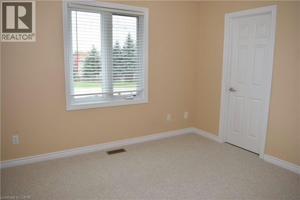 Upper-242 Buttercup Court, Waterloo, ON, N2V 2W8 - 22