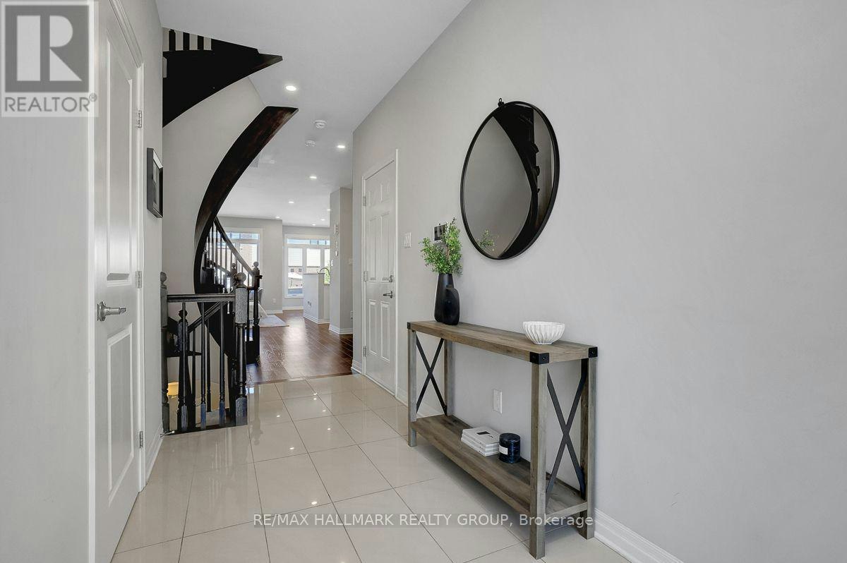 317 Lysander Place, Ottawa, ON, K1K 3X8 - 3
