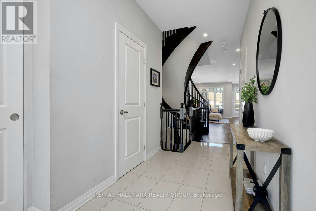 317 Lysander Place, Ottawa, ON, K1K 3X8 - 2