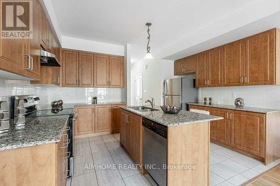 116 Frederick Wilson Avenue, Markham, ON, L6B 1P7 - 4