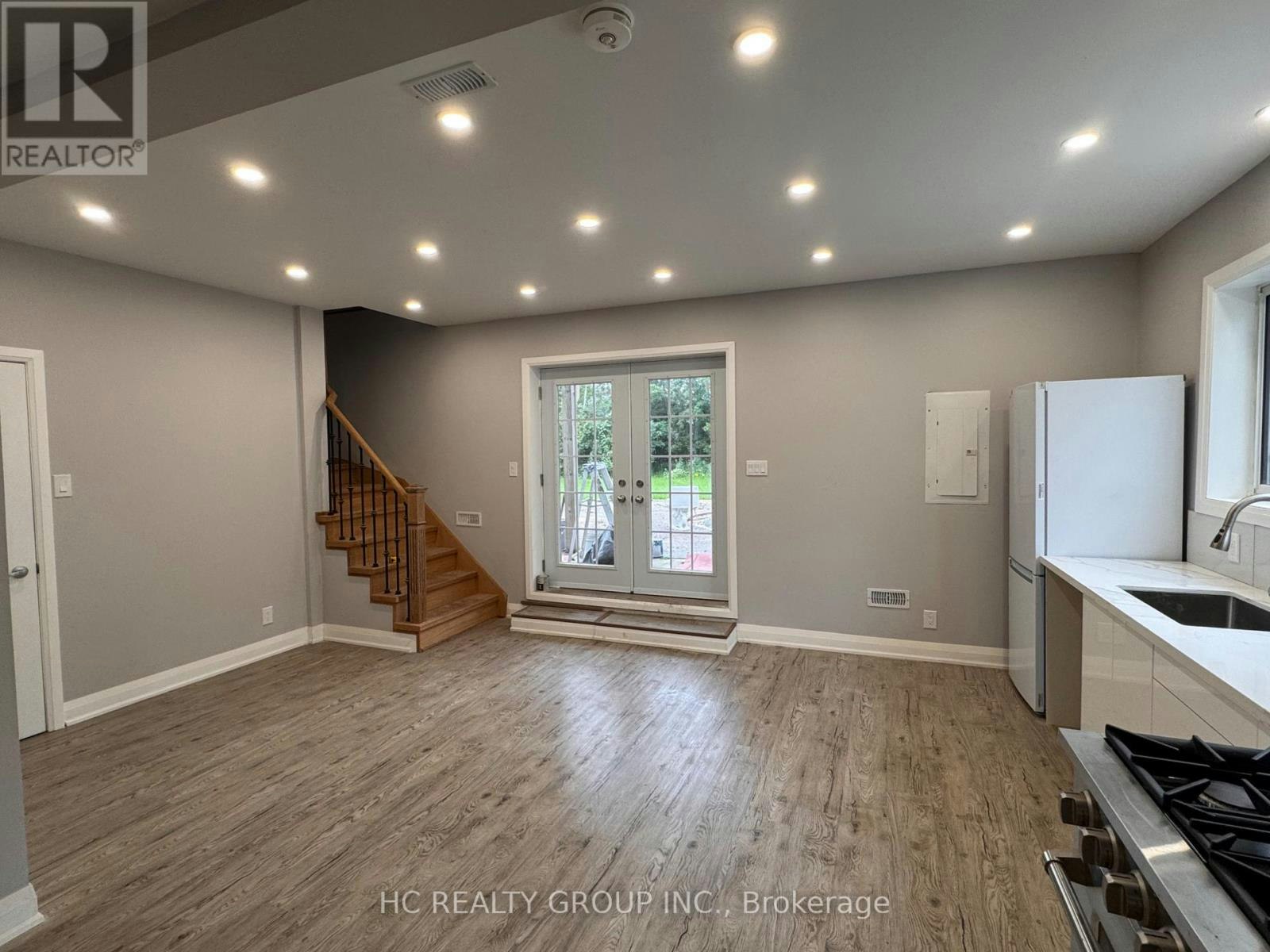 32 B King Richard Court, Markham, ON, L3P 1M1 - 2