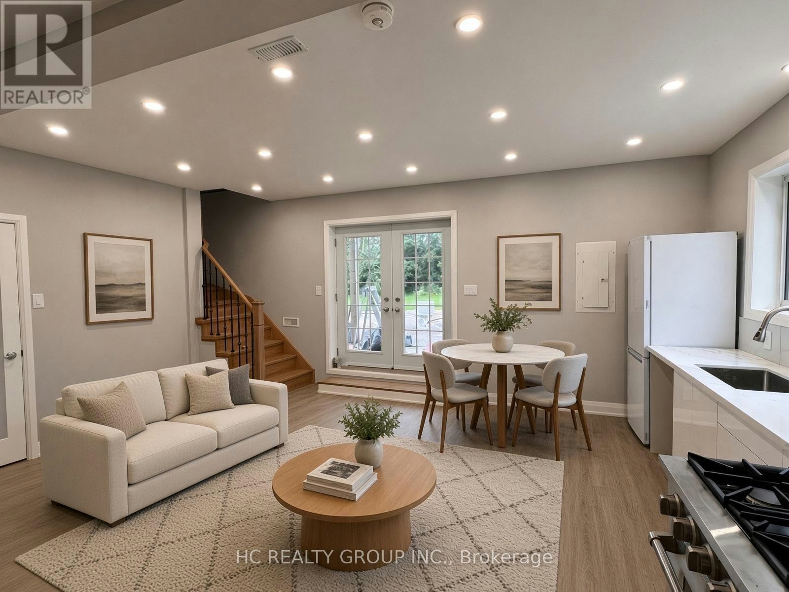 32 B King Richard Court, Markham, ON, L3P 1M1