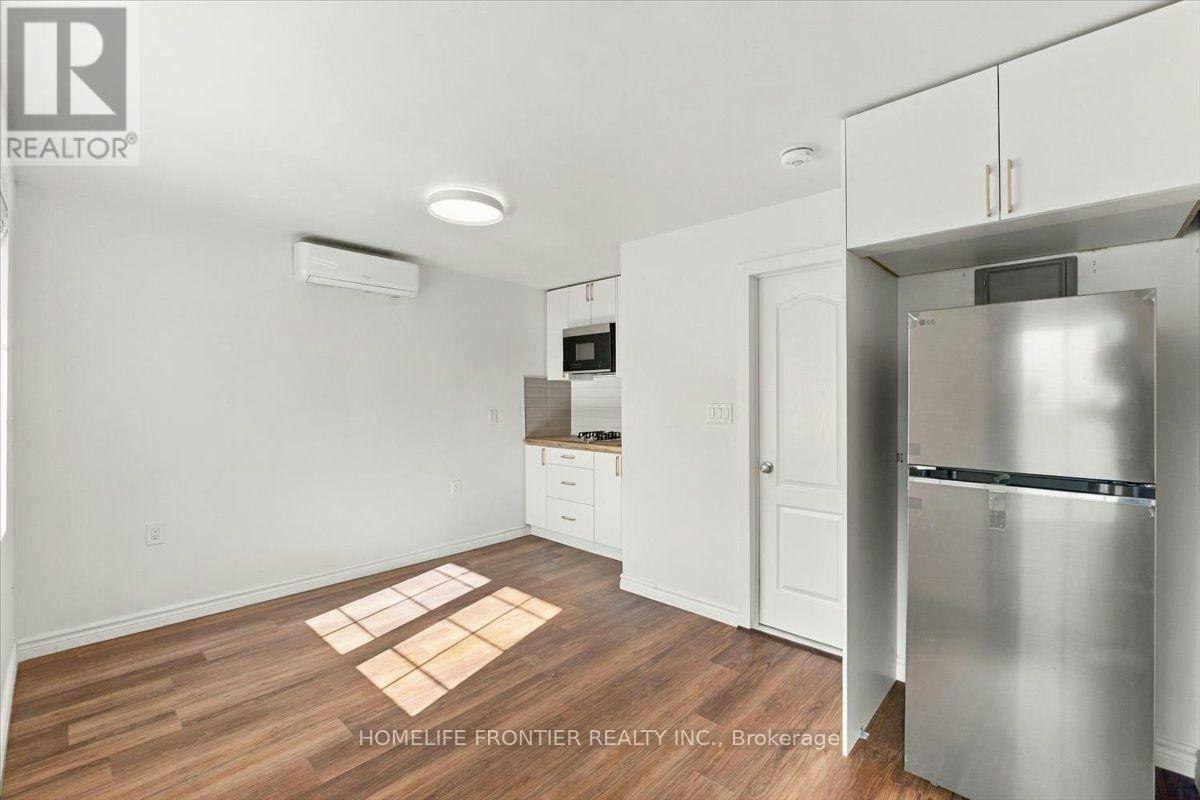 4-99 Regent Road, Toronto, ON, M3K 1H2 - 3