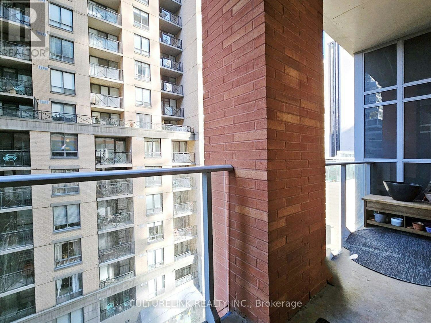 707-126 Simcoe Street, Toronto, ON, M5H 4E6 - 2