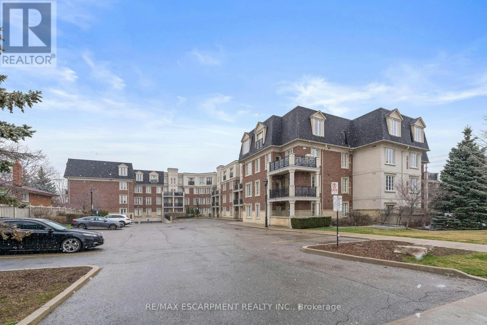 116-3351 Cawthra Road, Mississauga, ON, L5A 4N5