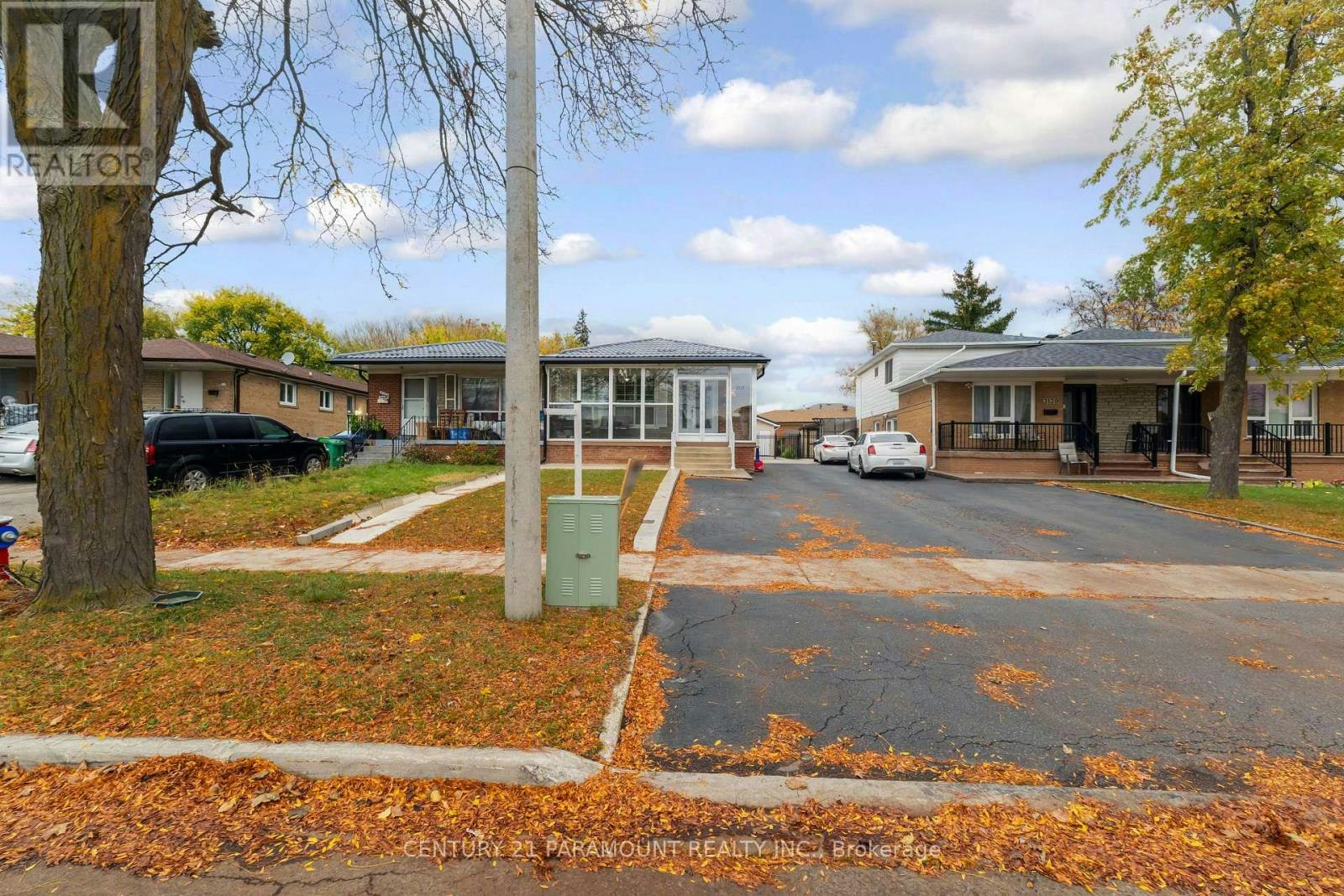 3135 Purnell Court, Mississauga, ON, L4T 2J7