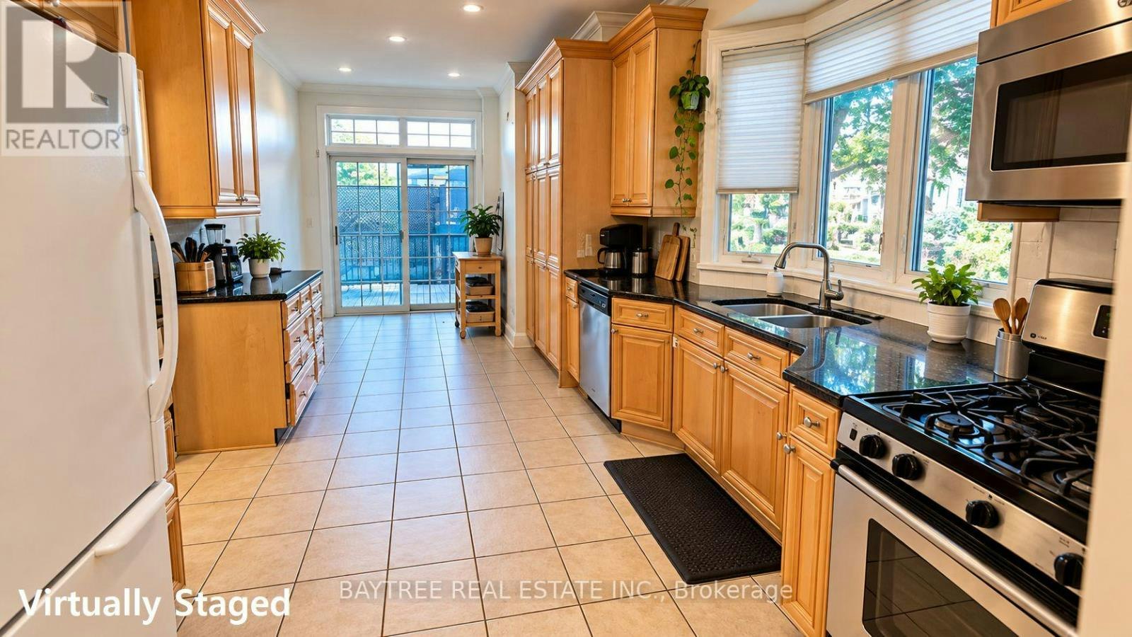 257 Cocksfield Avenue, Toronto, ON, M3H 3T6 - 2