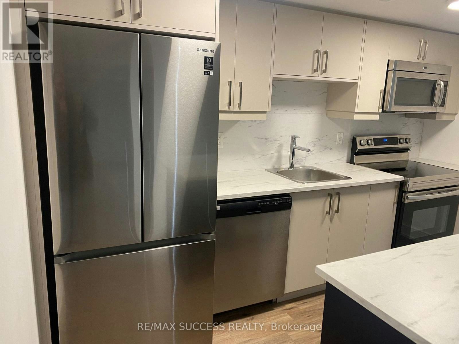BSMT-32 Billingham Road, Toronto, ON, M9B 3X1 - 7