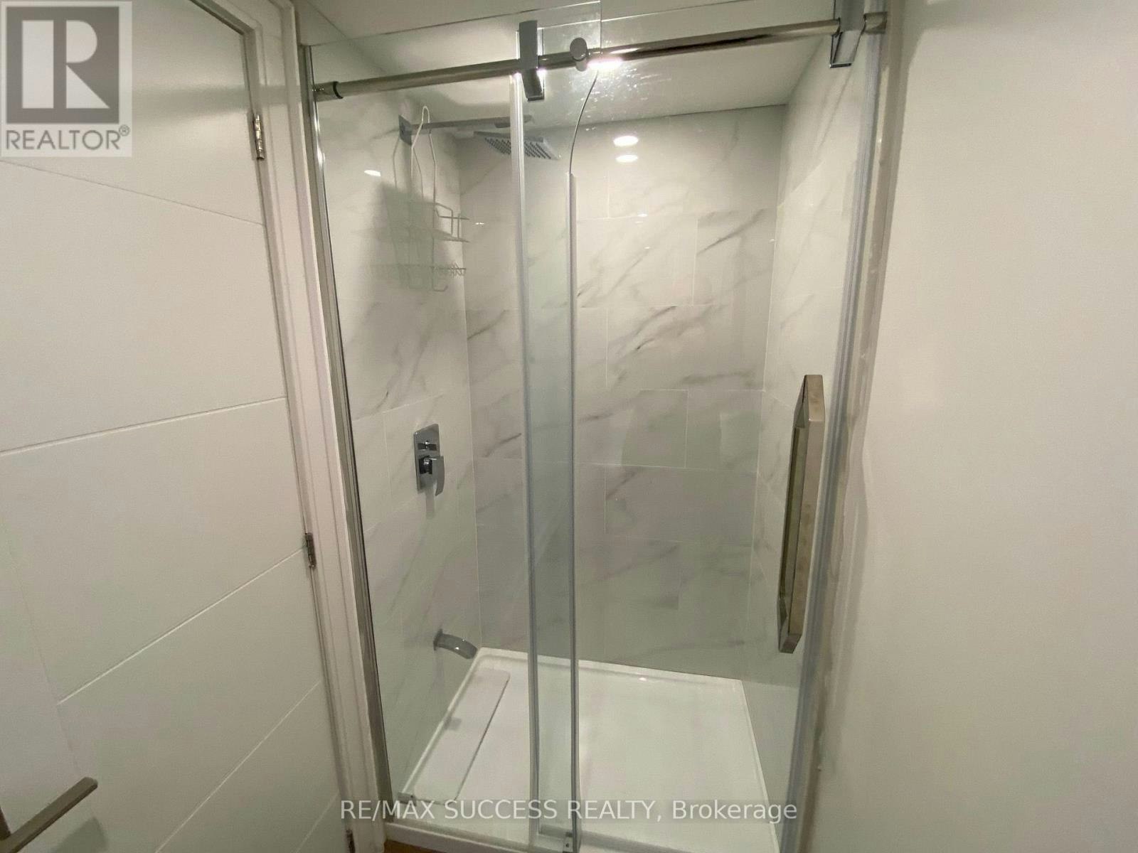 BSMT-32 Billingham Road, Toronto, ON, M9B 3X1 - 14