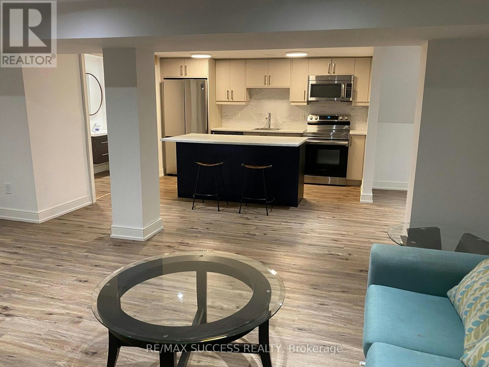 BSMT-32 Billingham Road, Toronto, ON, M9B 3X1 - 12