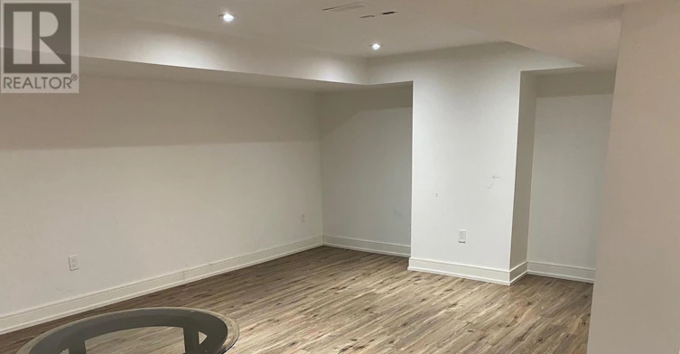 BSMT-32 Billingham Road, Toronto, ON, M9B 3X1 - 10