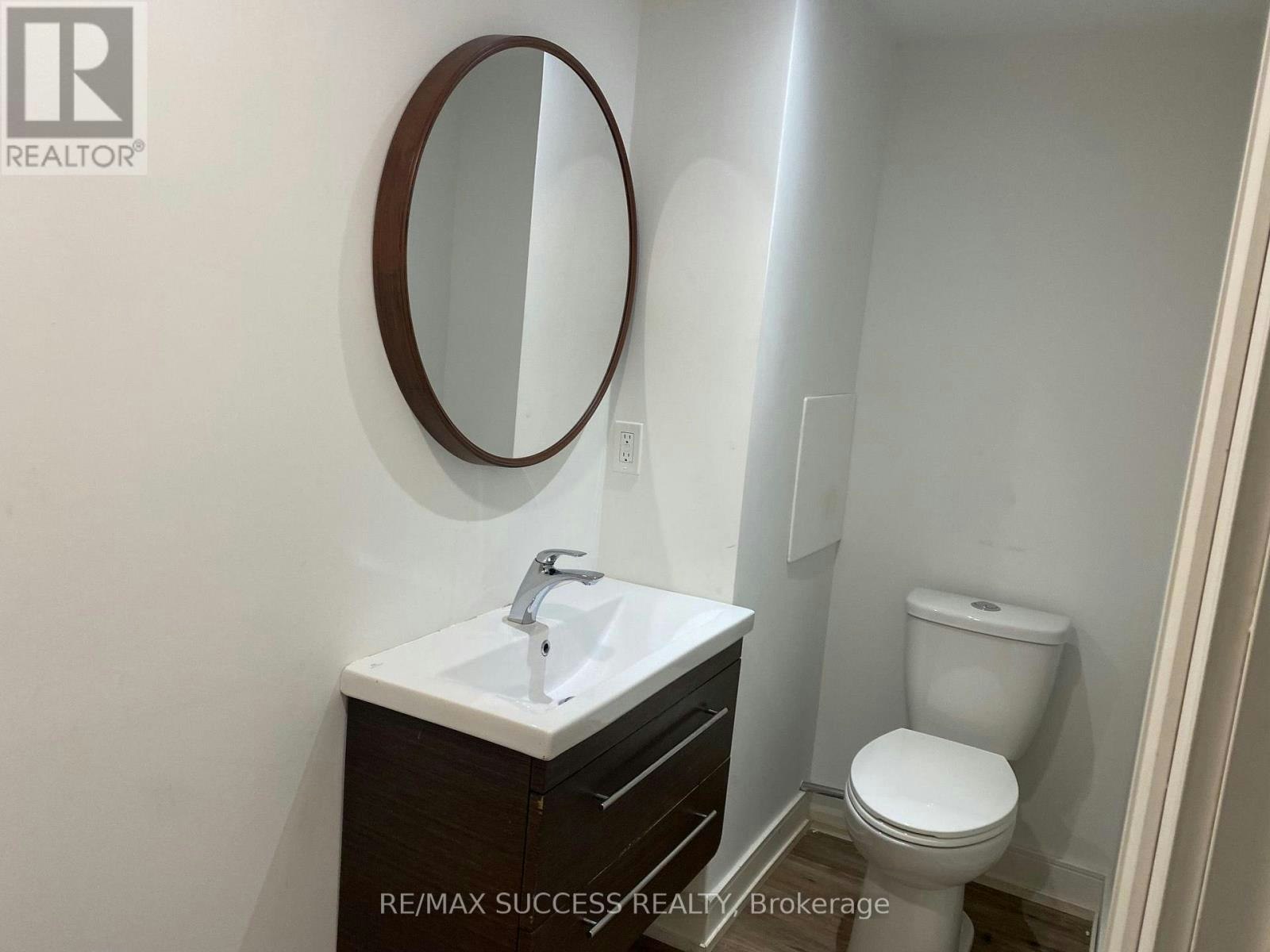 BSMT-32 Billingham Road, Toronto, ON, M9B 3X1 - 13