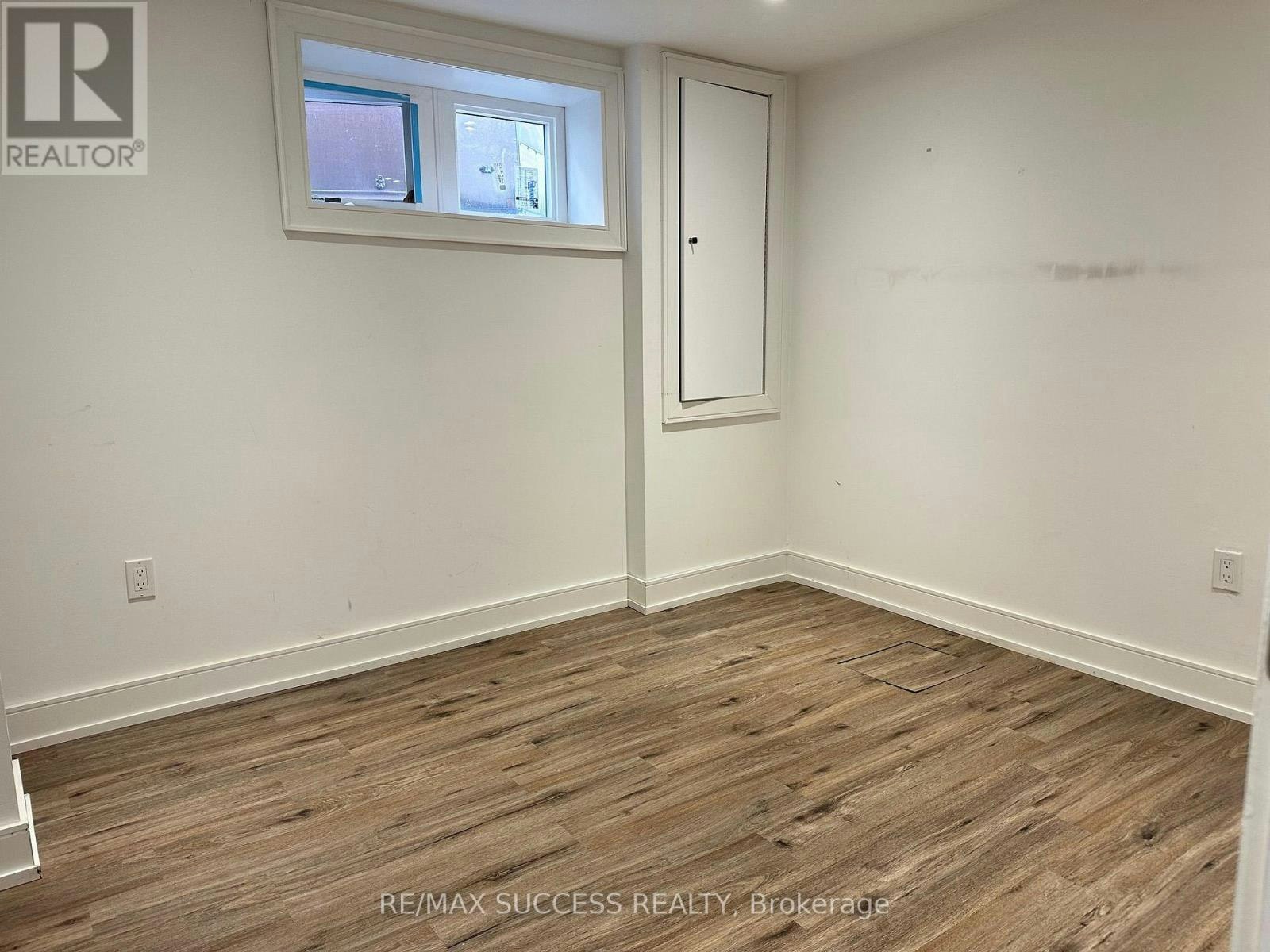 BSMT-32 Billingham Road, Toronto, ON, M9B 3X1 - 17