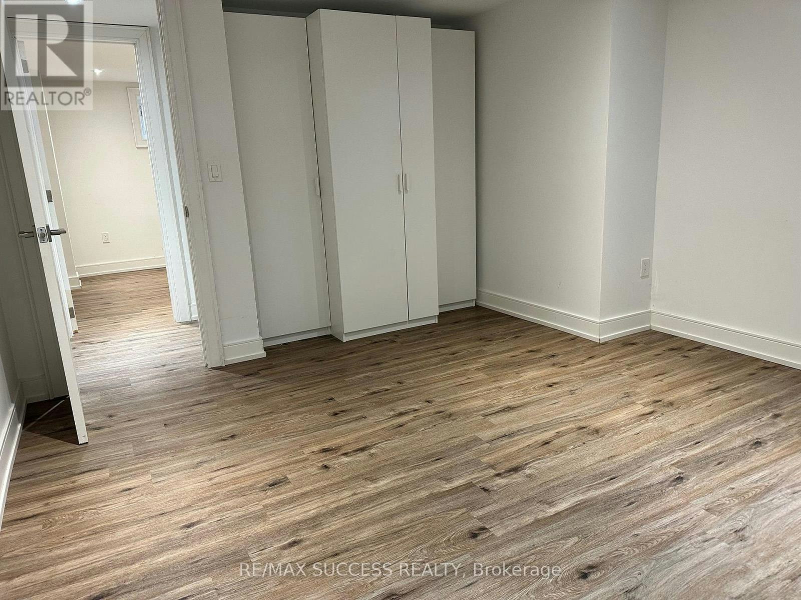 BSMT-32 Billingham Road, Toronto, ON, M9B 3X1 - 16