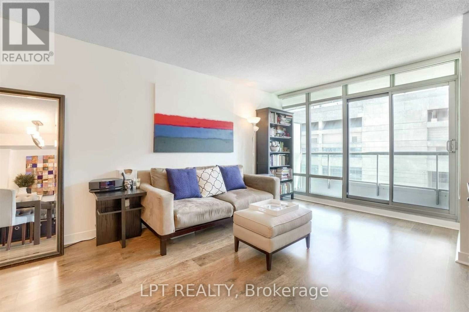 1002-81 Navy Wharf Court, Toronto, ON, M5V 3S2 - 2