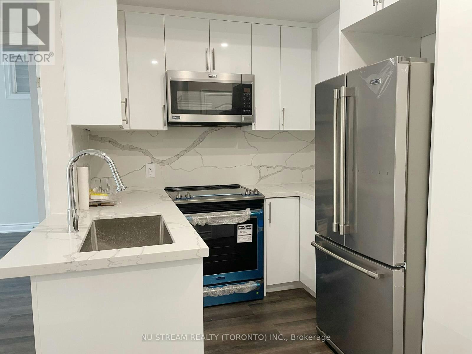 LOWER-10 Drizzel Crescent, Richmond Hill, ON, L4E 1G7 - 4
