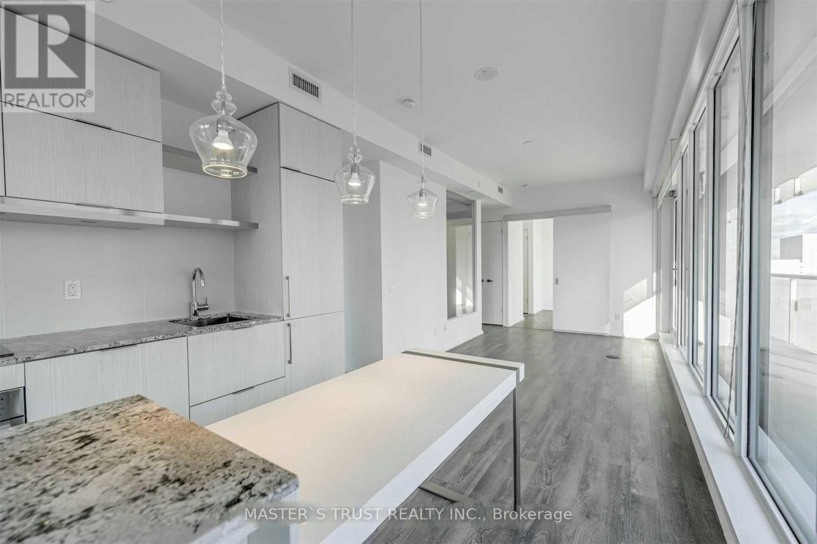 2109-197 Yonge Street, Toronto, ON, M5B 0C1 - 5