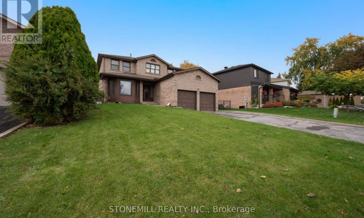 76 Collings Avenue