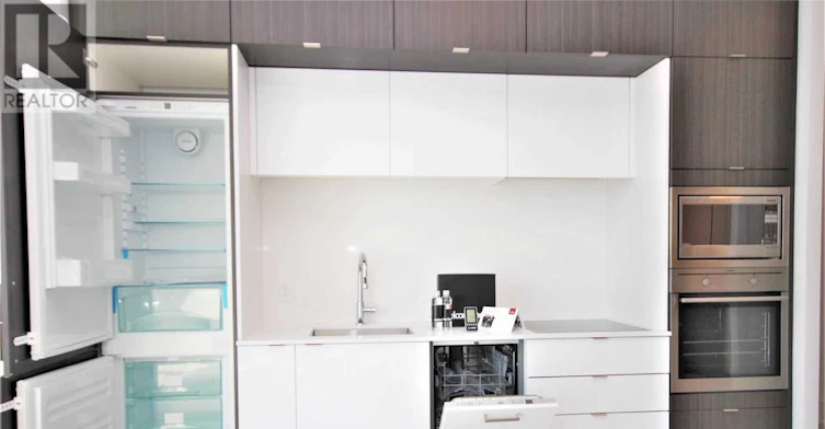 912-1 Edgewater Drive, Toronto, ON, M5A 0L1 - 3