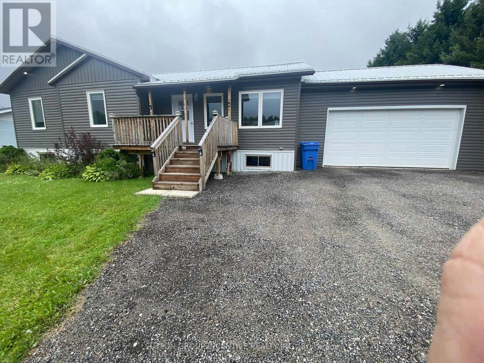 24 Bowman Avenue, Matheson, ON, P0K 1N0 - 2