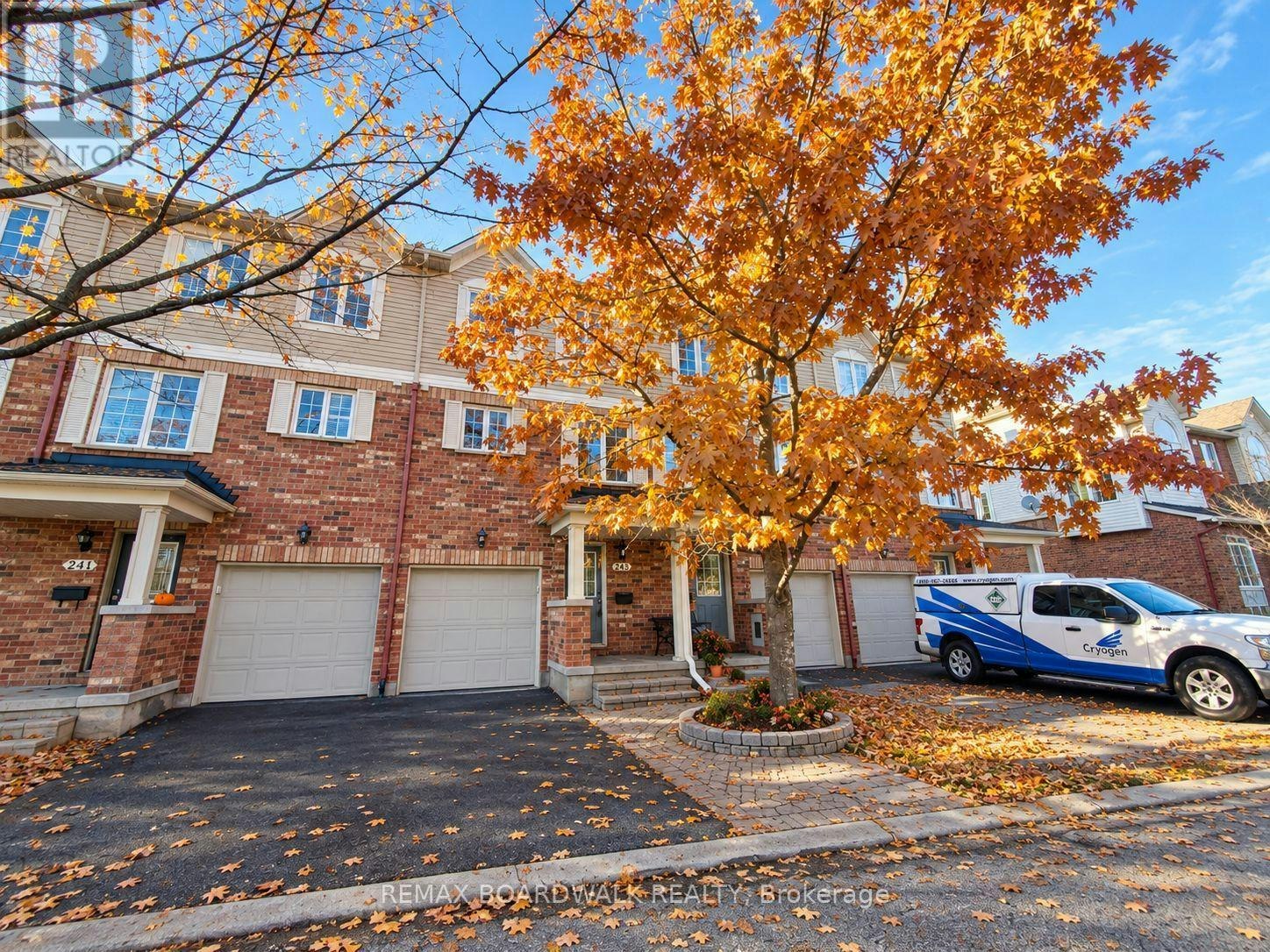 243-90 Edenvale Drive, Ottawa, ON, K2K 3N8 - 2