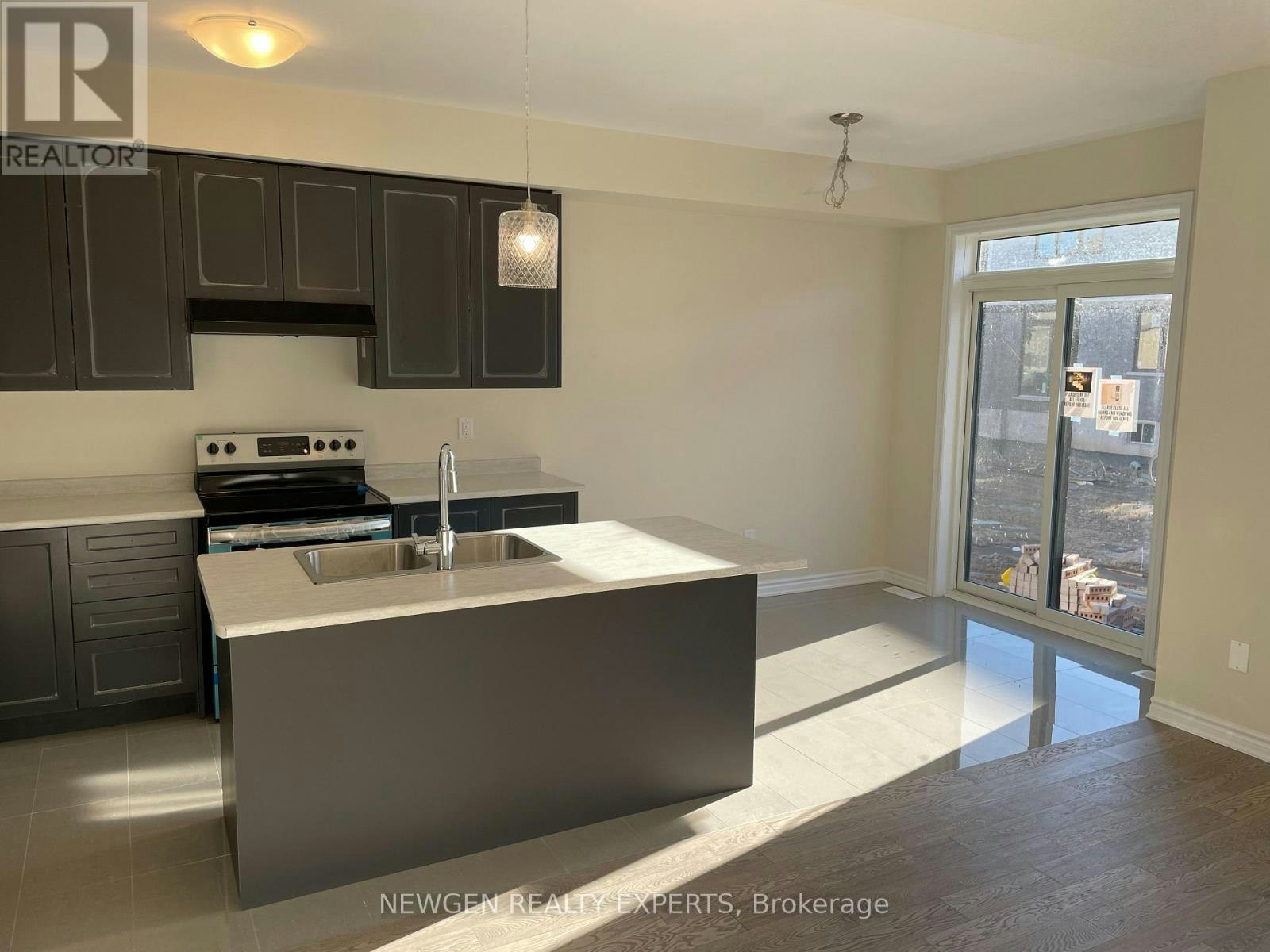404 Dolman Street, Woolwich, ON, N0B 1M0 - 3